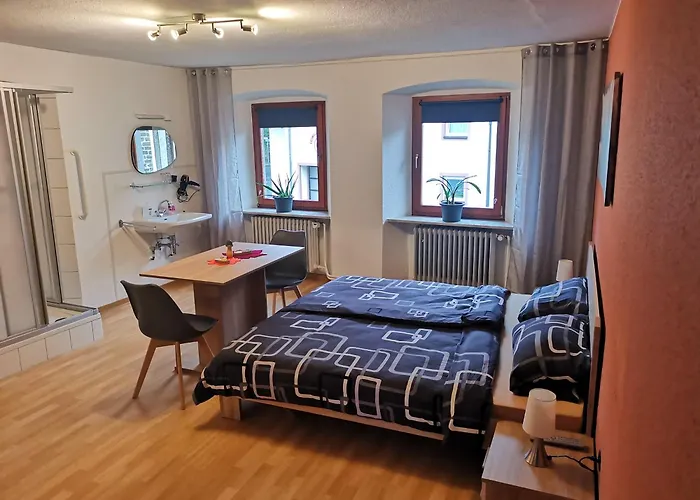 Am Kirchberg - 1 Homestay